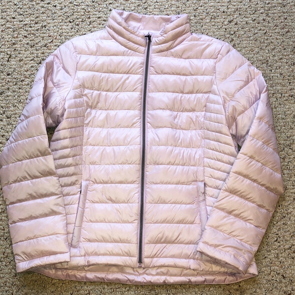 Puffer jacket.
